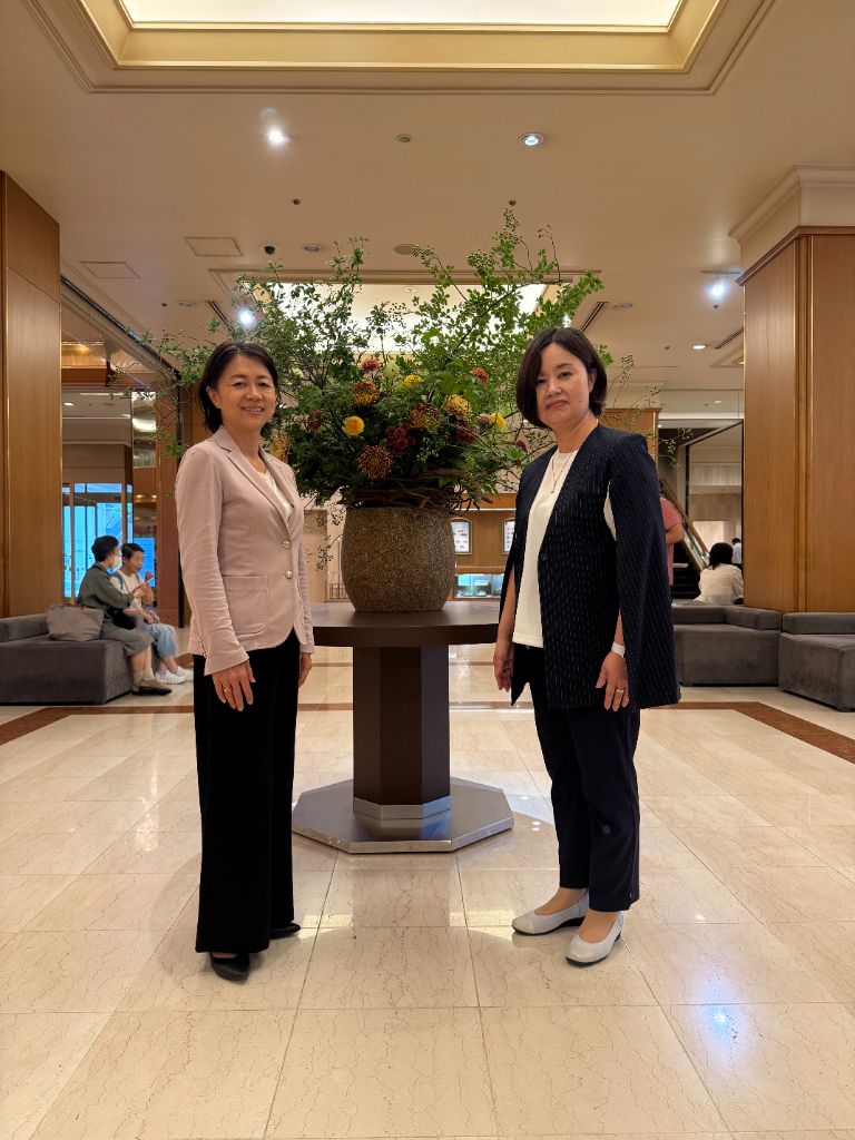 『ポジティブフィードバック』著者 ヴィランティ牧野祝子氏と